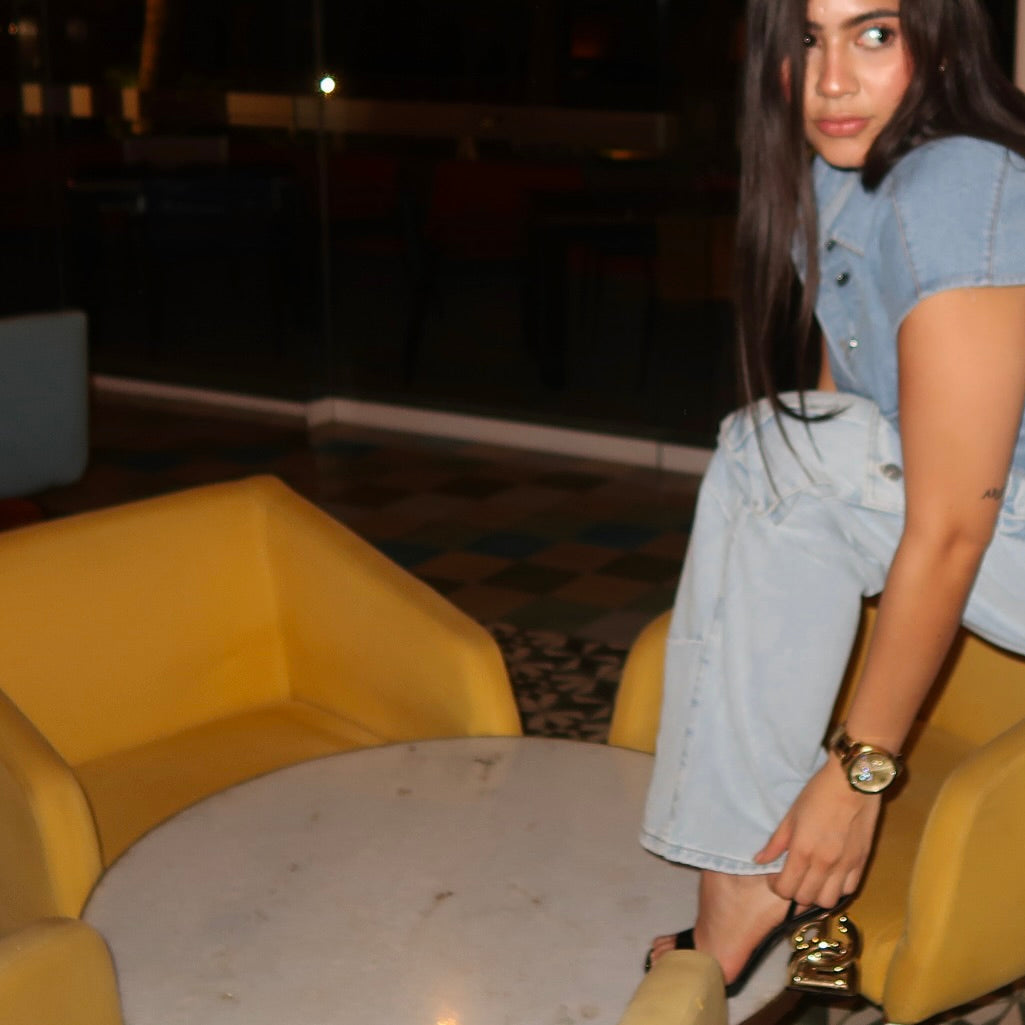 Blusa Corta de Mezclilla con Bolsas en el Frente