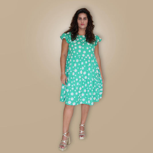 Vestido Corto Verde con Flores Blancas