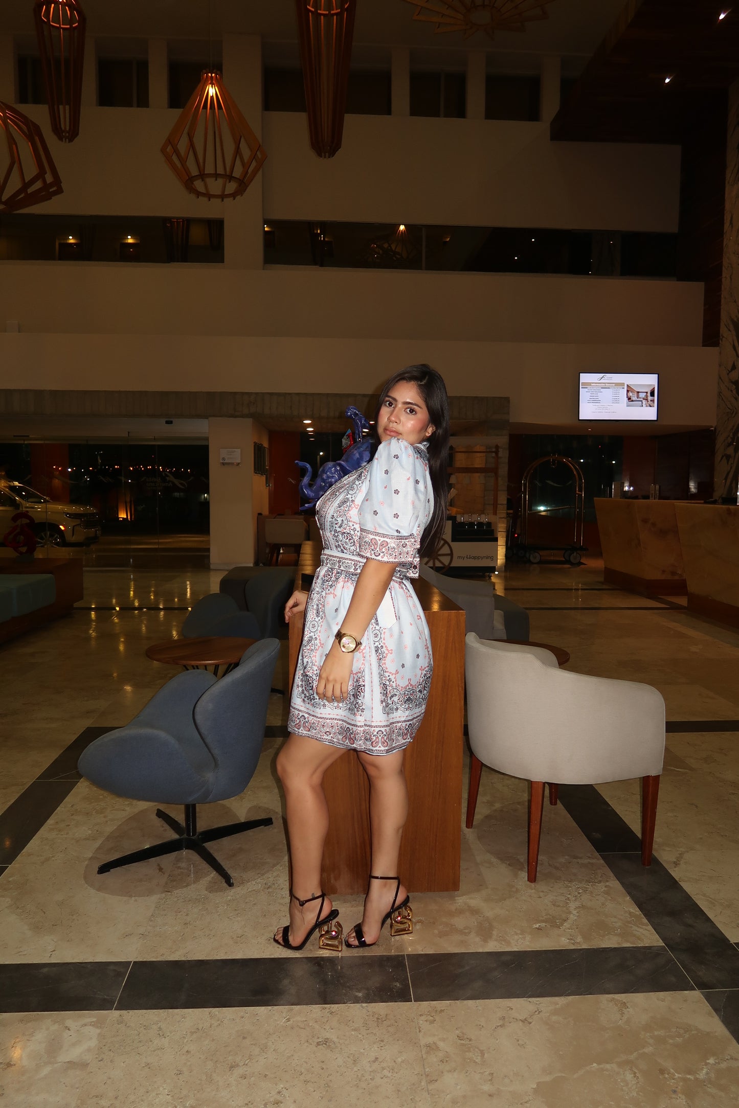 Vestido Corto con Estampado Paisley