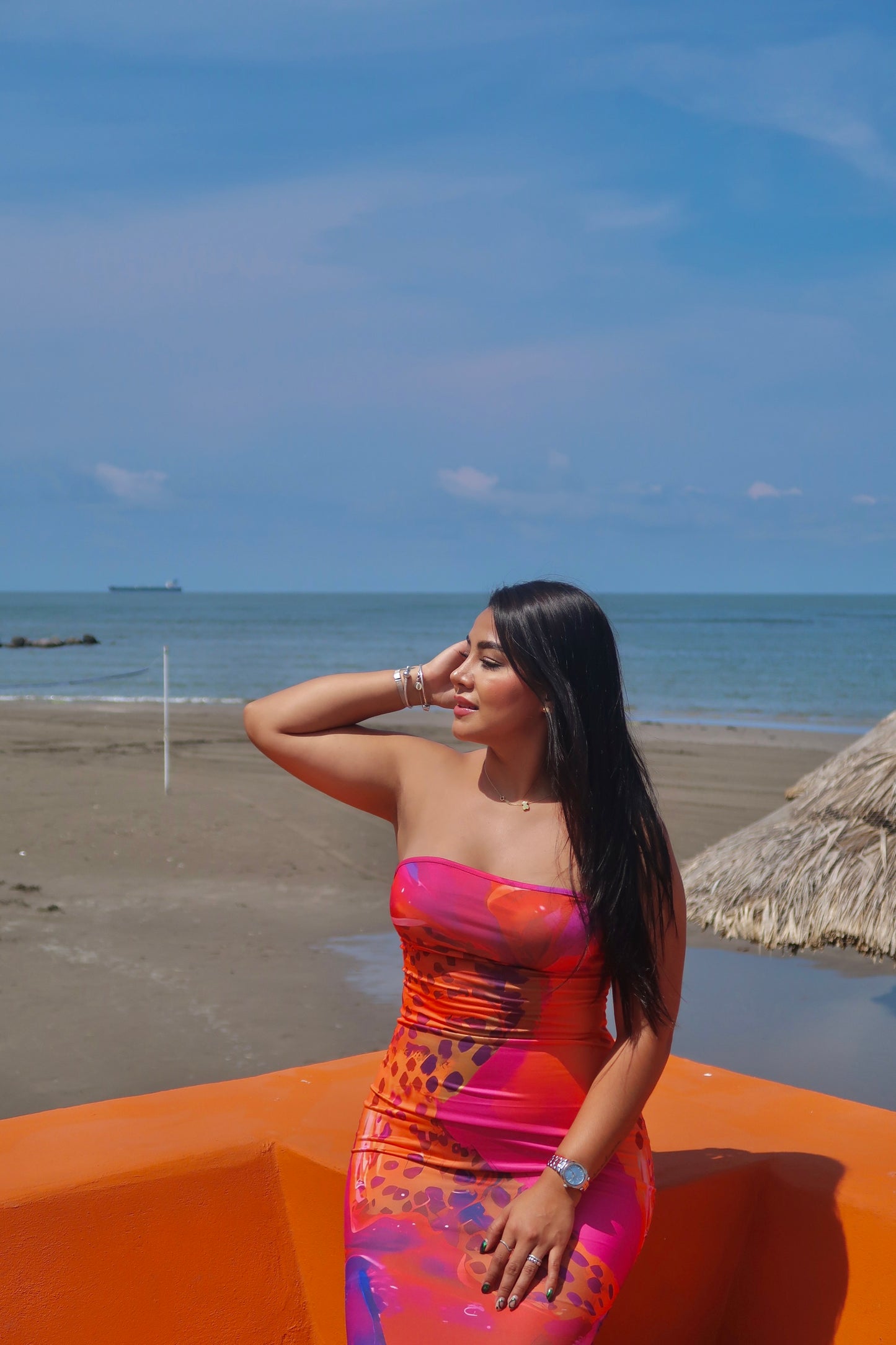 Vestido Largo Ajustado de Colores con Diseño Strapless