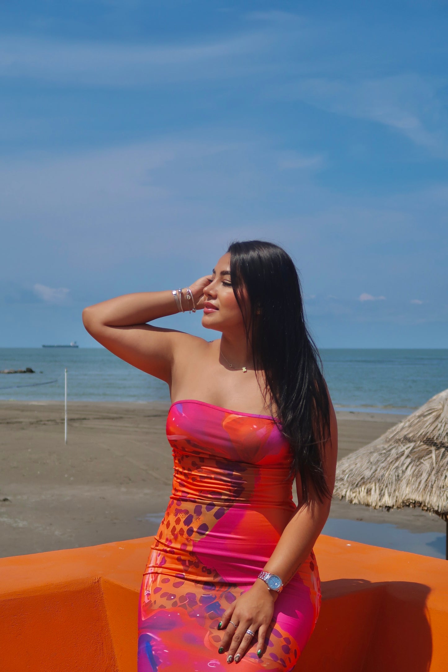 Vestido Largo Ajustado de Colores con Diseño Strapless